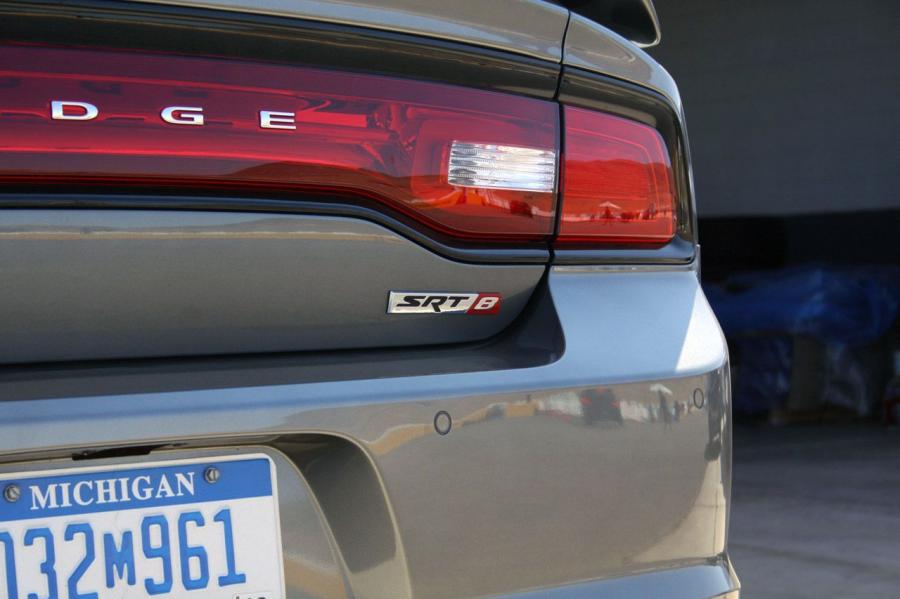  Dodge Charger SRT8 2012 года  (фото 42 из 60)